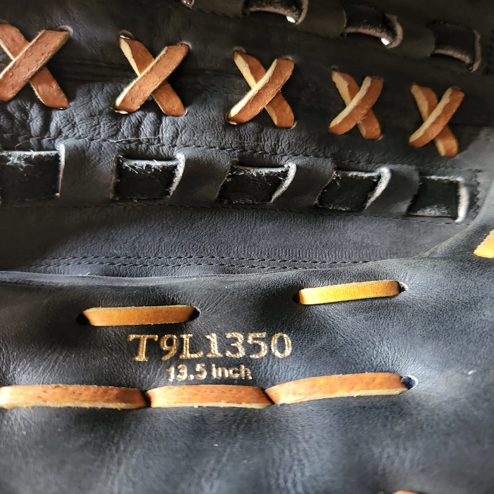 Louisville Slugger Right Hand Throw The Softballer Softball Glove 13.5" 8 Louisville Slugger Right Hand Throw The Softballer Softball Glove 13.5" - Image 6