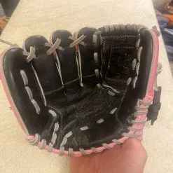 Louisville Slugger Left Hand Throw 10.5" Diva Softball Glove